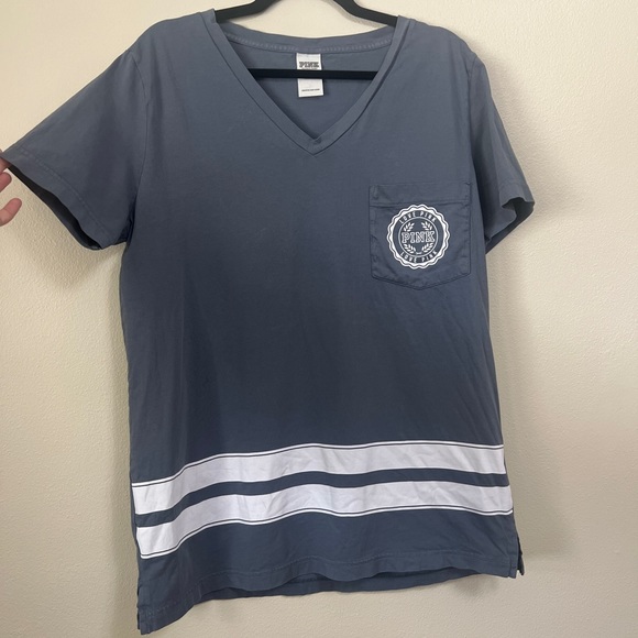 Victoria’s Secret PINK Tee - Picture 2 of 5